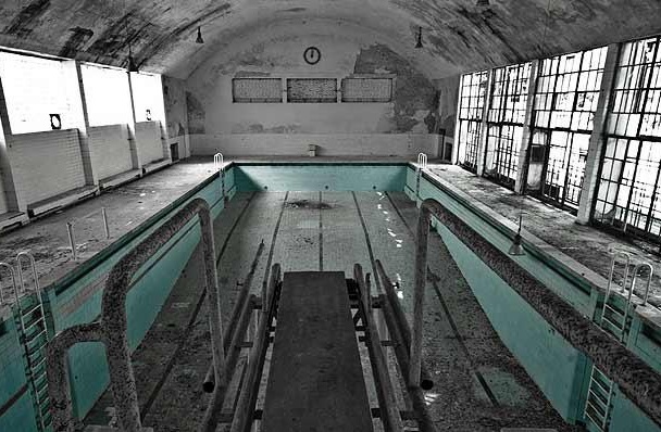 piscine abandonnée
