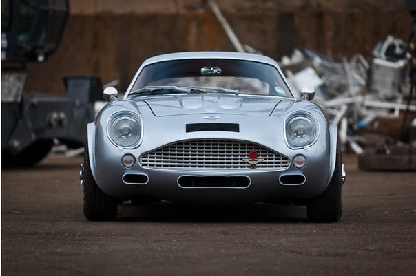 Aston Martin DB7 Zagato DB4