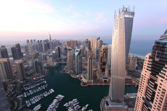 Dubai Marina – Cayan Tower