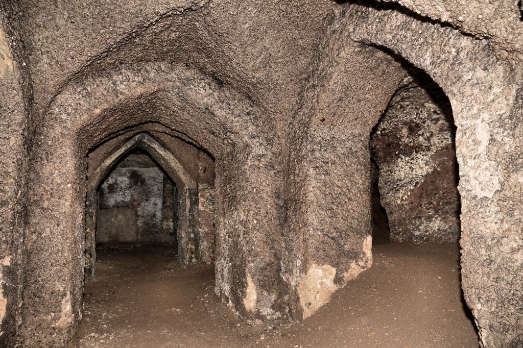 temple souterrain abandonné