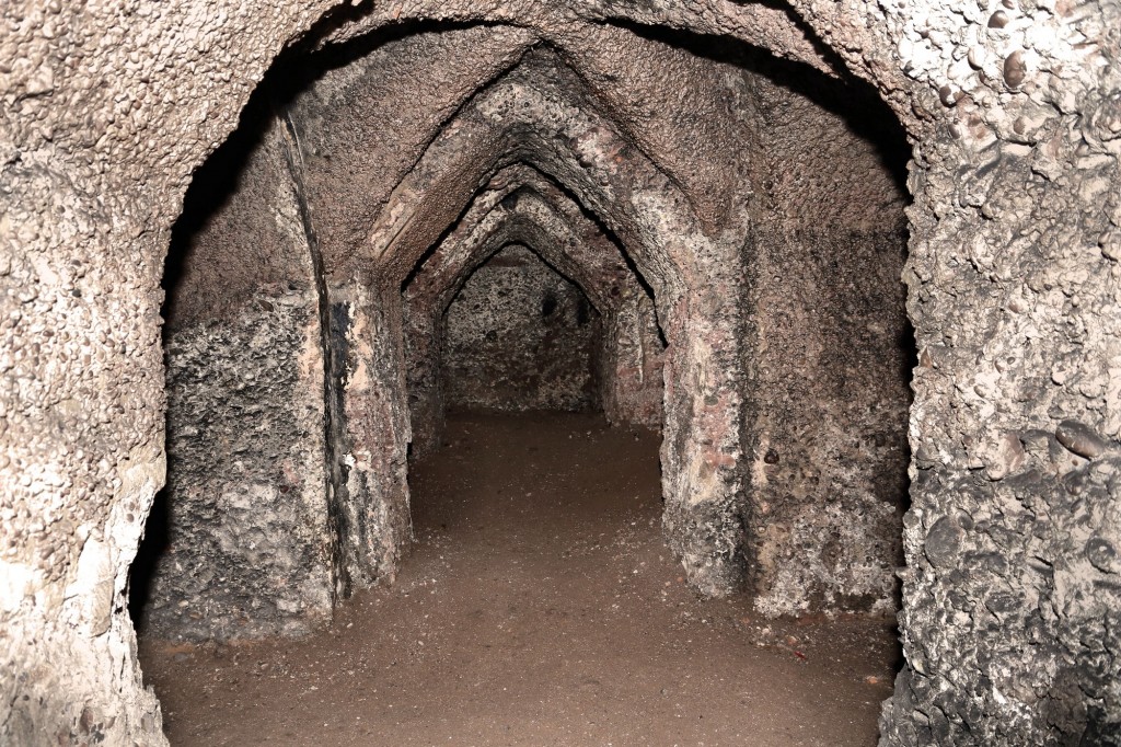 temple souterrain abandonné