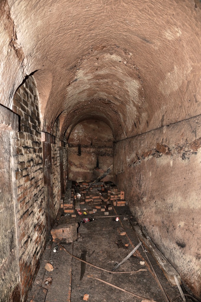 temple souterrain abandonné