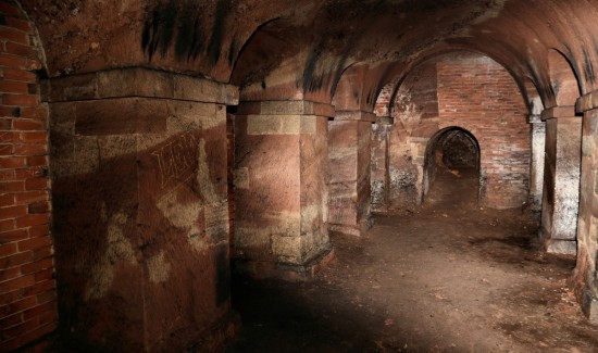 temple souterrain abandonné