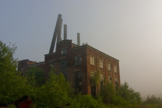 centrale à charbon abandonnée