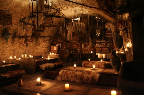 Amazing-restaurants-medieval-tavern-468x311