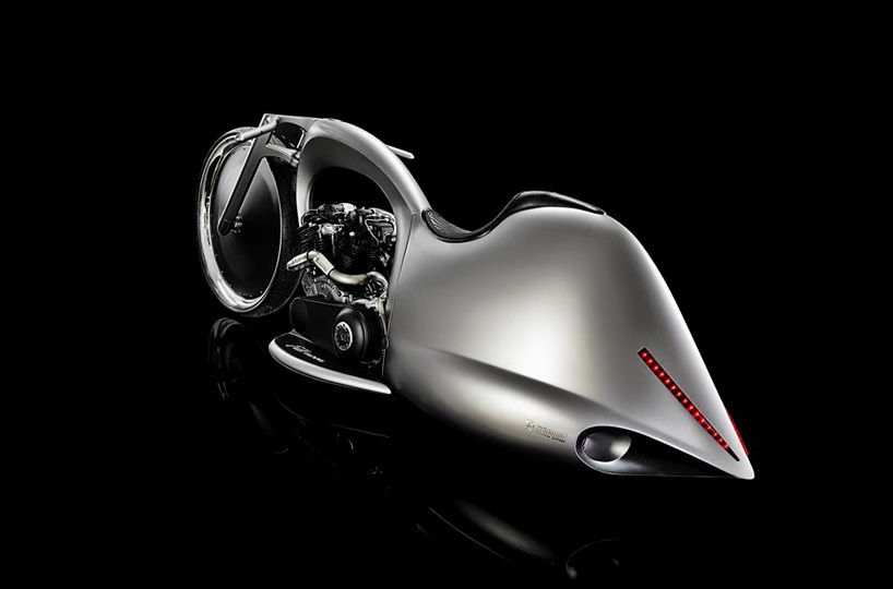 moto Akrapovic Full Moon