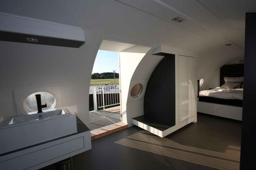 Airplane Suite