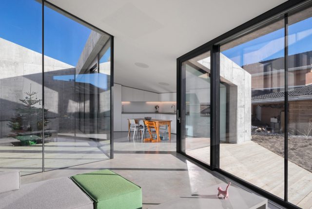 Anako Architecture dévoile sa forteresse en béton 