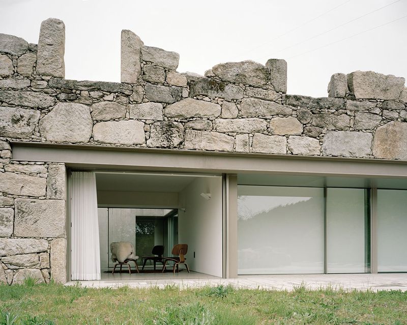 maison contemporaine en pierre