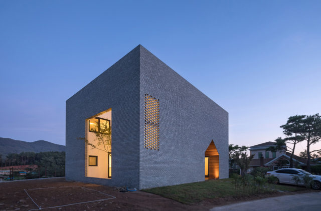 Manhwaricano – Une étonnante maison géométrique en Corée