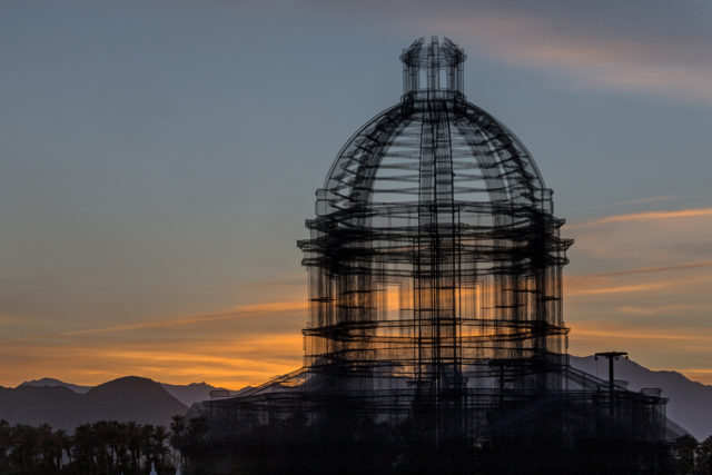Eduardo Tresoldi dévoile son nouveau projet d’architecture fantôme à Coachella