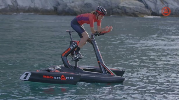 RedShark – Un trimaran à pédales pour les cyclistes