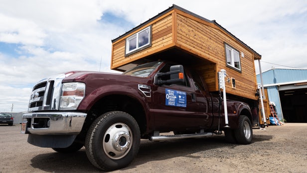 Tiny Traveller dévoile un camion équipé d’une maison