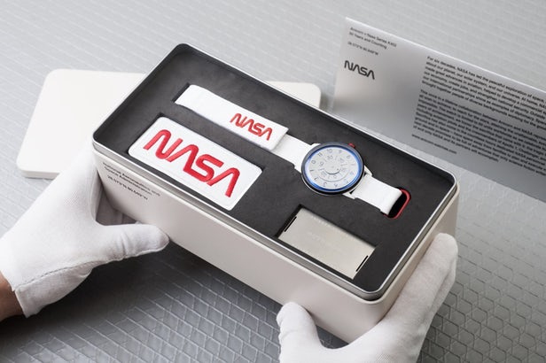 Anicorn et la NASA créent une montre en édition limitée 