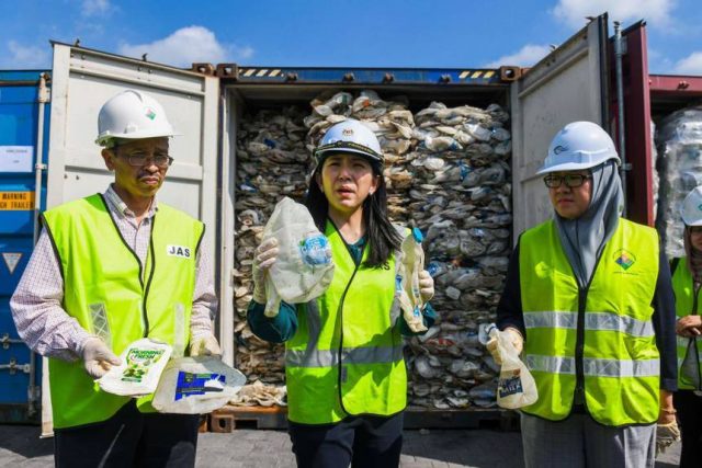 Les déchets plastiques arrivés en Malaisie vont être renvoyés dans leur pays d’origine