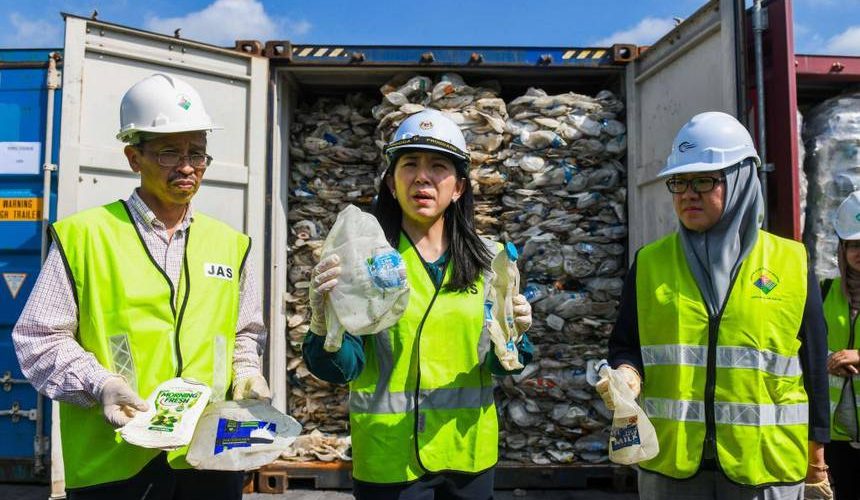 Les déchets plastiques arrivés en Malaisie vont être renvoyés dans leur pays d’origine