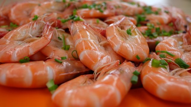 Ce film plastique biodégradable a été créé à partir de crevettes