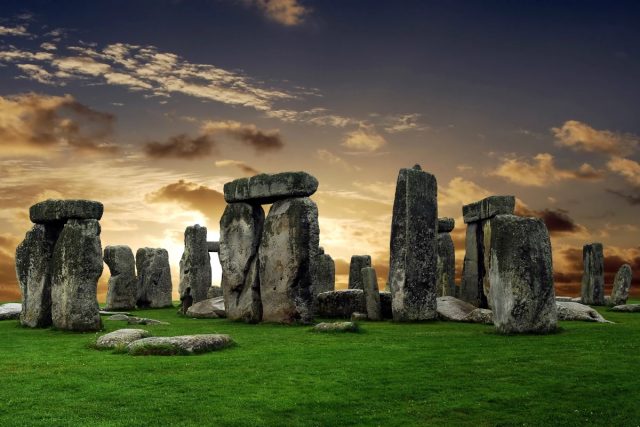 Un énorme cercle préhistorique de structures découvert près de Stonehenge