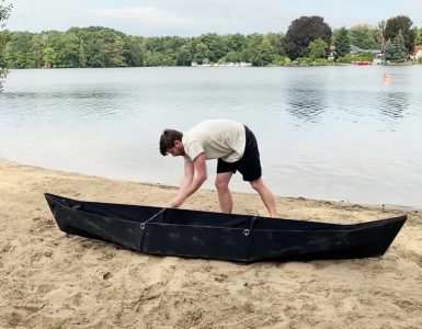 Le kayak Origami ne pèse que 6 kg et se replie en quelques minutes