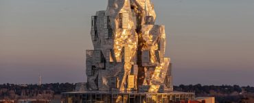 Frank Gehry transforme l'acier en une tour inspirée de Vincent van Gogh.