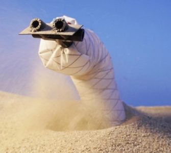 Ce robot serpent qui creuse un tunnel s'inspire de la nature pour garder la tête dans le sable