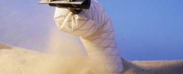 Ce robot serpent qui creuse un tunnel s'inspire de la nature pour garder la tête dans le sable