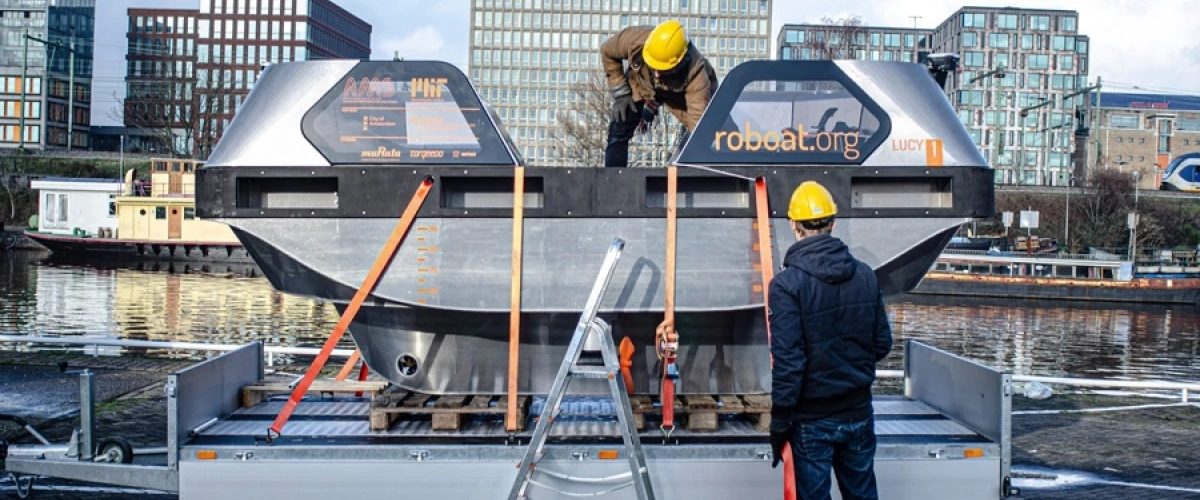 Le MIT déploie le premier Roboat autonome à grande échelle sur les canaux d'Amsterdam