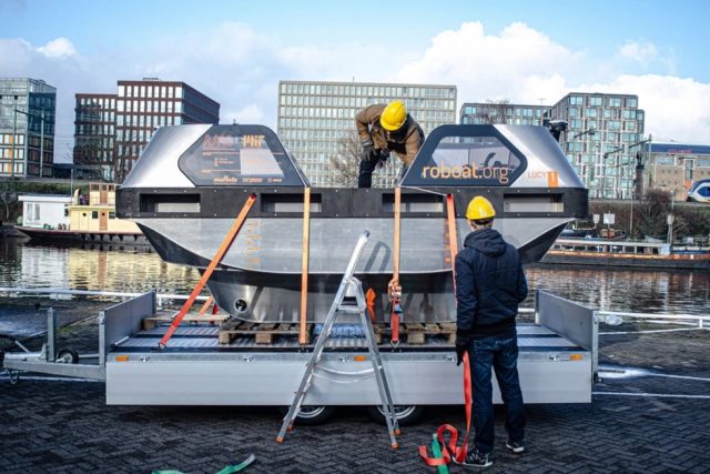 Le MIT déploie le premier Roboat autonome à grande échelle sur les canaux d'Amsterdam