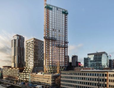 CasaNova - Une tour triangulaire très lourde prend forme à Rotterdam
