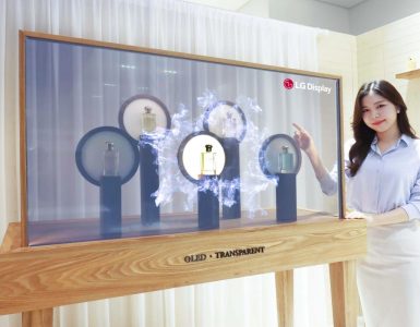 Les derniers concepts d'écrans OLED transparents améliorent l'expérience d'achat