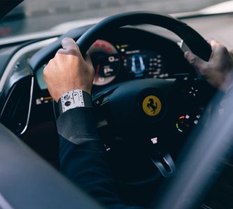 Richard Mille et Ferrari créent une montre de 1,75 mm d'épaisseur