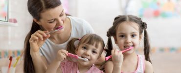 Des microbots peuvent brosser les dents et passer le fil dentaire automatiquement
