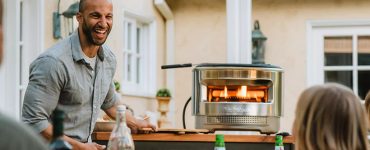 Solo Stove crée un four à pizza au feu de bois compact et moderne