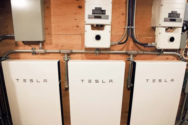 Tesla a discrètement construit une centrale électrique virtuelle au Japon