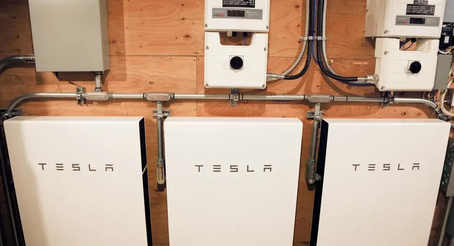 Tesla a discrètement construit une centrale électrique virtuelle au Japon