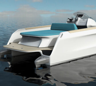Concept de catamaran électrique ENEA avec deux trous dans sa coque 1
