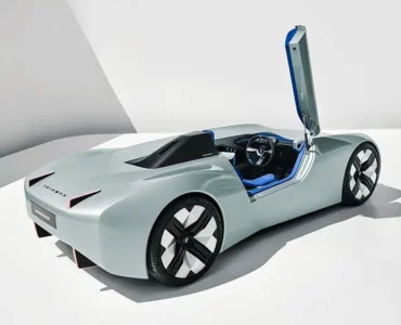 Makkina Triumph TR25 Concept EV