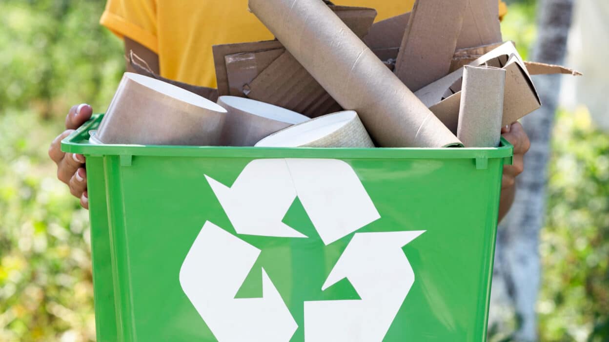 23 choses que vous ne devriez JAMAIS mettre dans votre bac de recyclage
