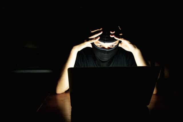 C'est quoi exactement la théorie de l'Internet mort